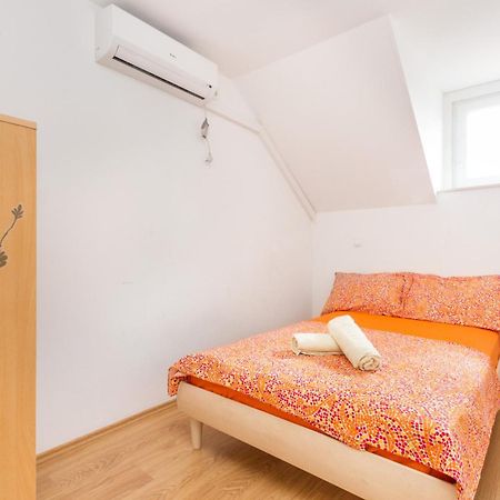 Apartments Bepina- 5 Mins From The Center Split Exterior foto